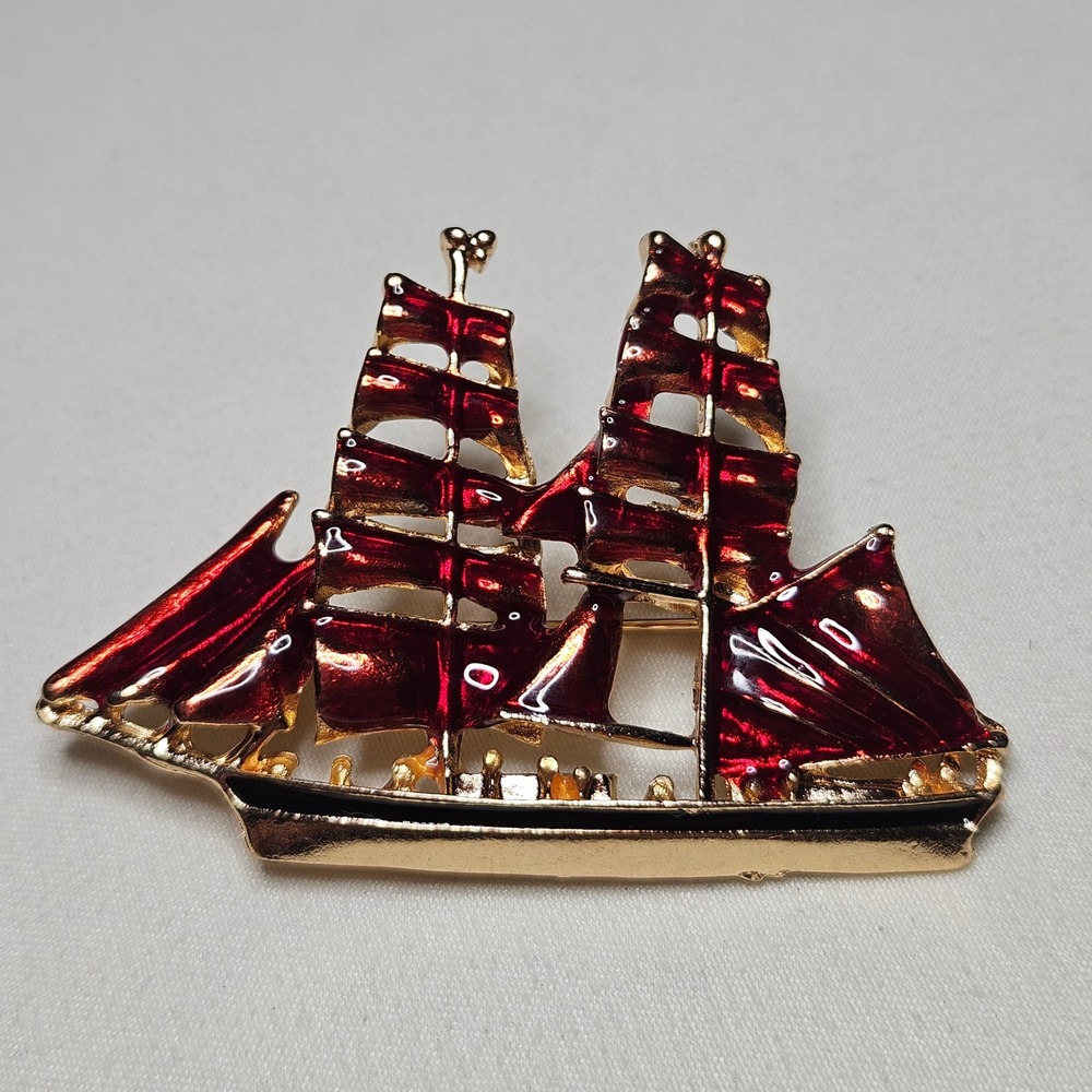 Sailing Ship Brooch Unisex OS Red Gold Tone Enamel Nautical Clipper Pin